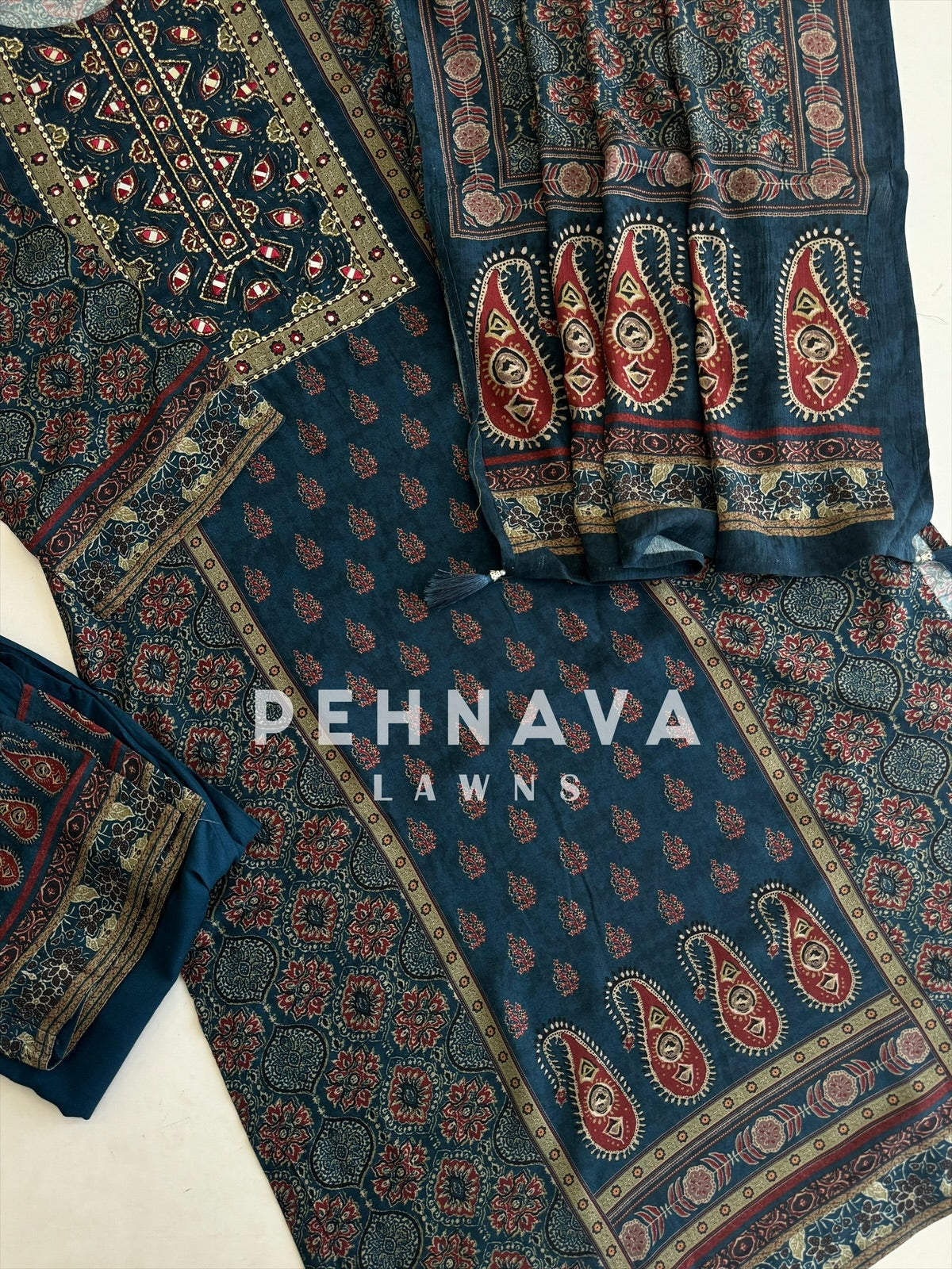 Classic Muslin Printed Ethnic Ensemble - Pehnava Lawns