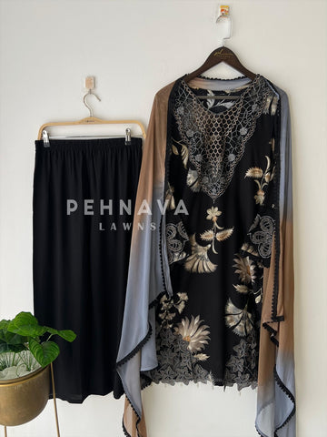New Floral Embroidery Kurtha Suit
