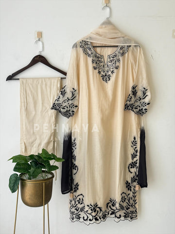 Classic Appliqué Chanderi Suit - Pehnava Lawns