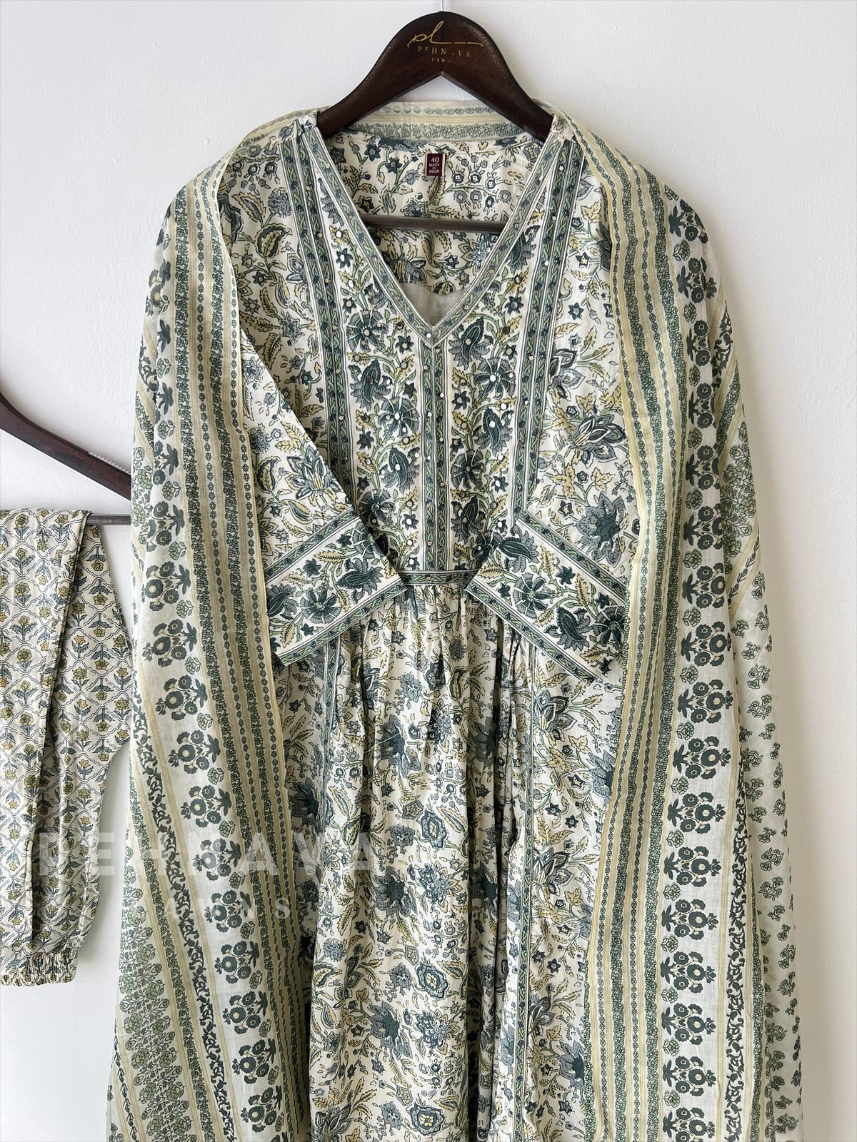 Printed Cotton Suit with Dupatta-18546 - Pehnava Lawns