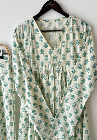 V-Neck Print Suit