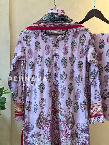 Luxurious trendy pure lawn