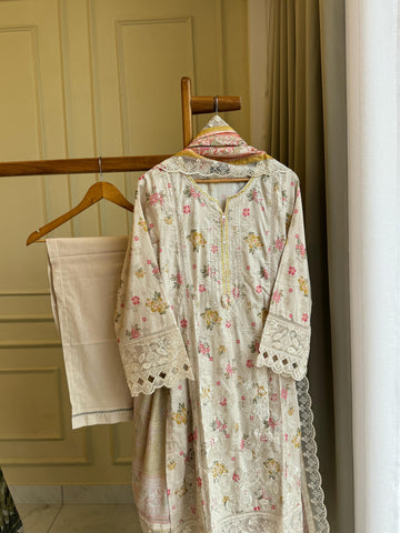 Signature Lawn Suit Featuring Cutwork-6