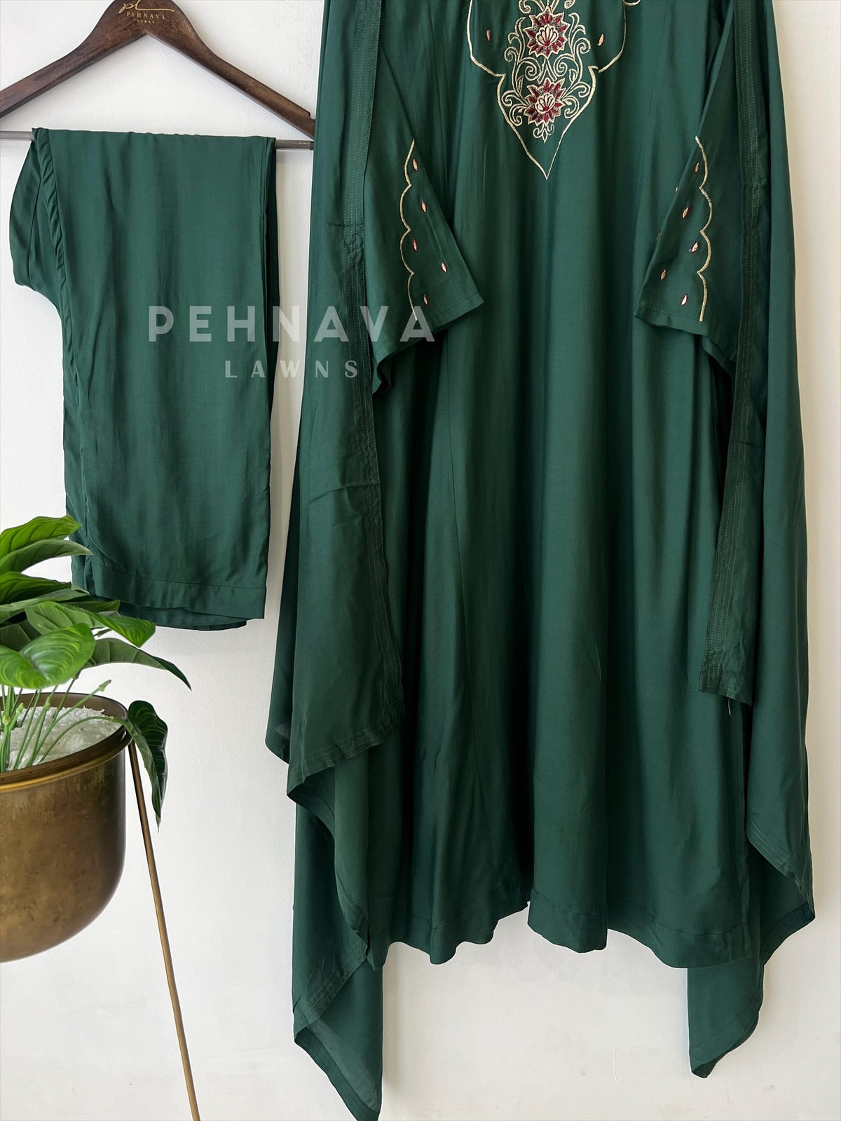 Embroidered Neck Suit - Pehnava Lawns