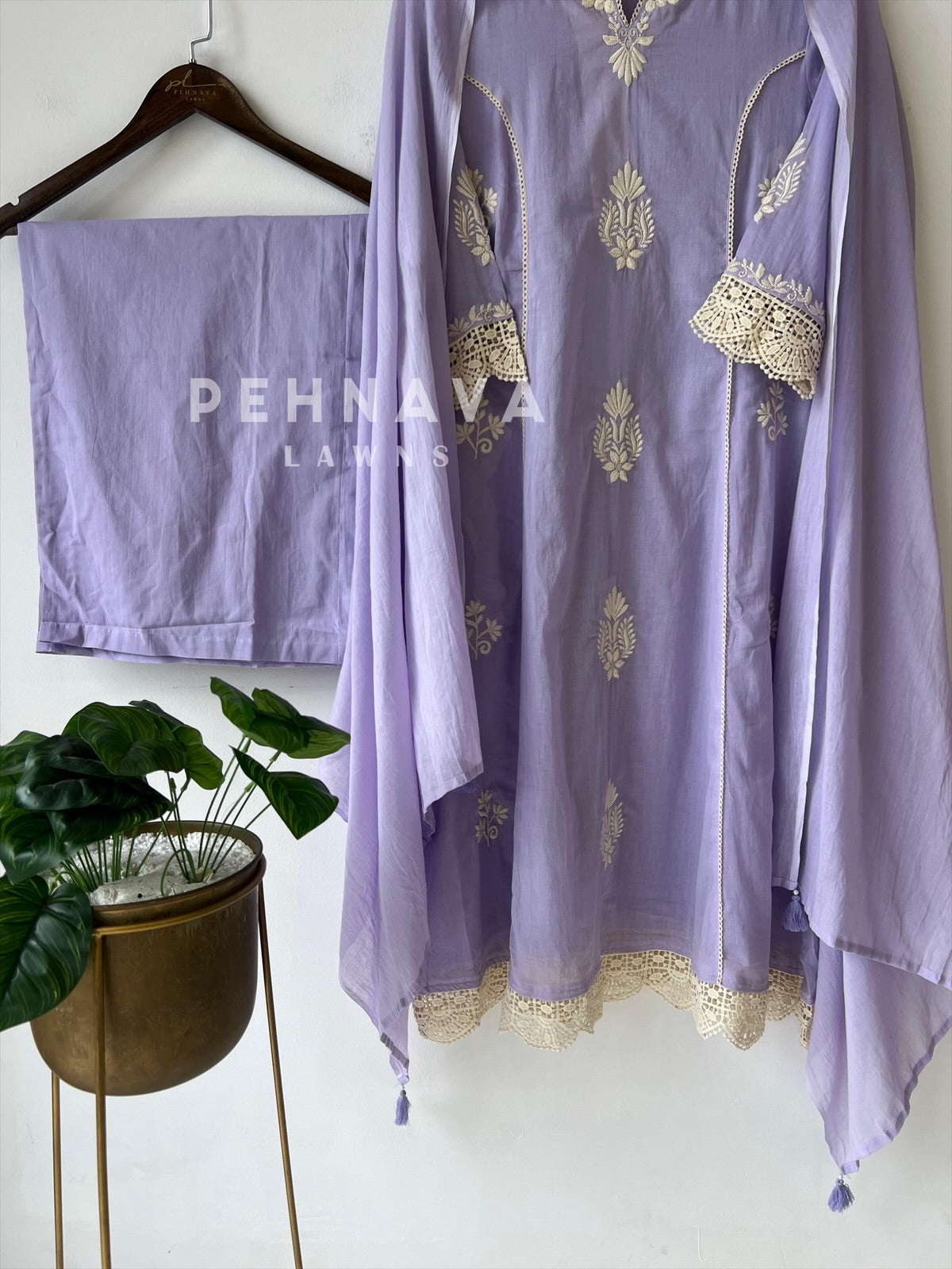 Mulcotton Embroidered Suit