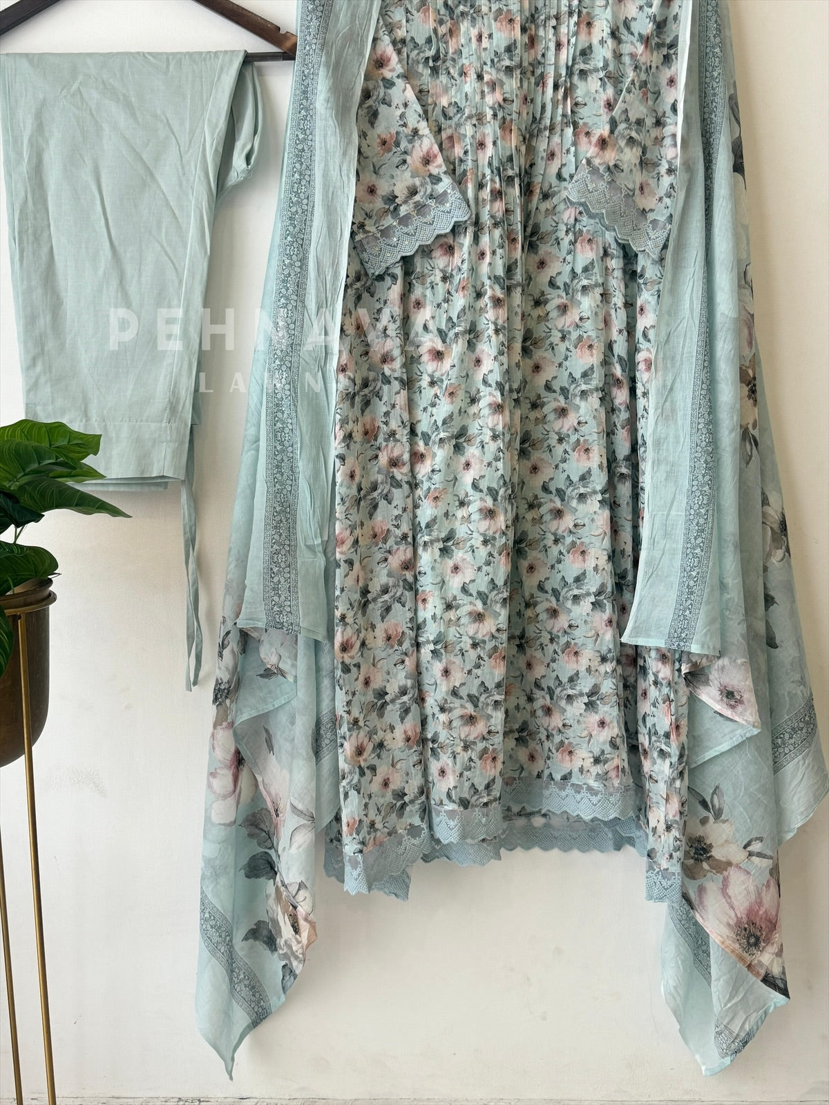 Soft Linen Pleated Lace Suit Set