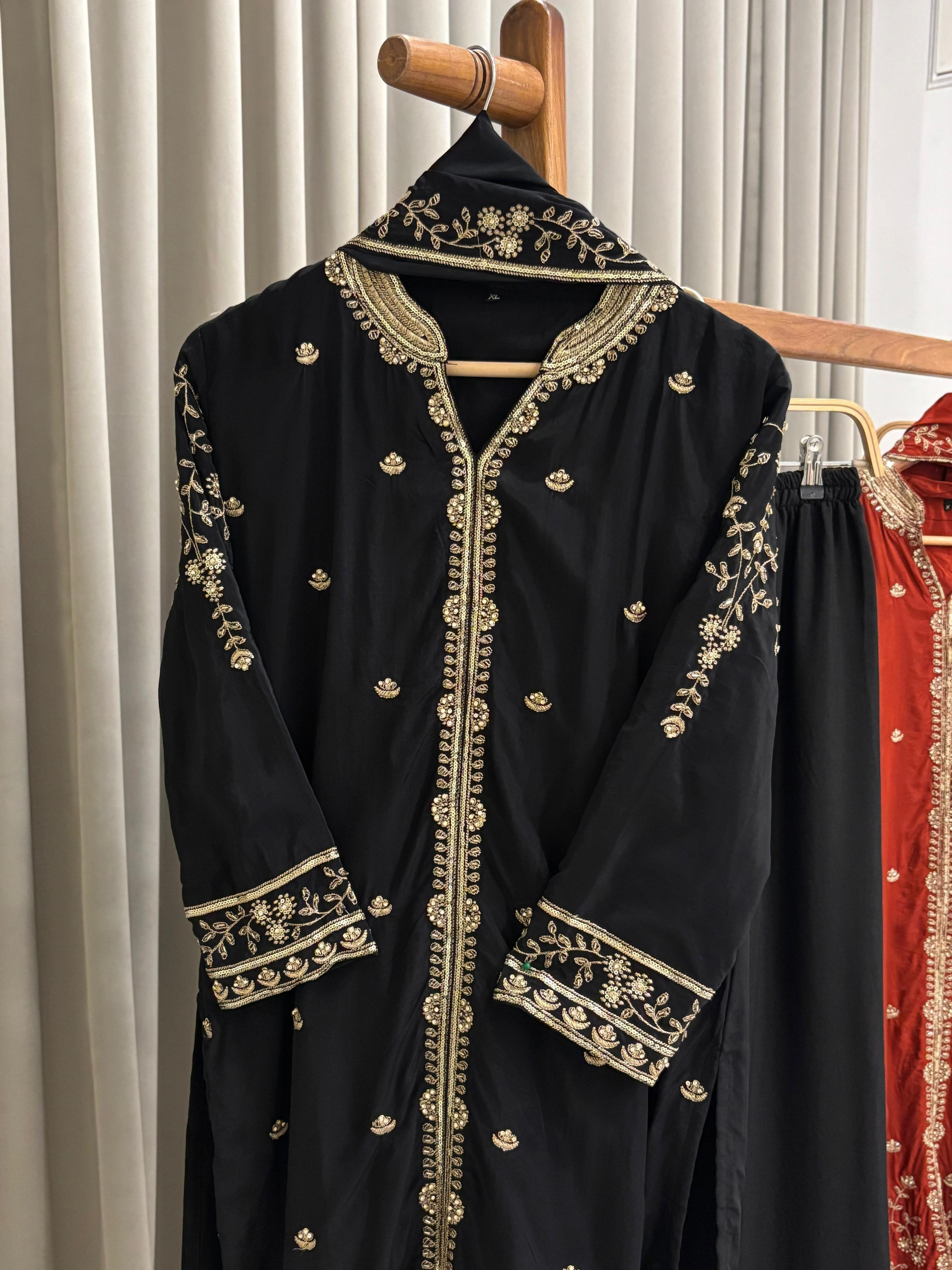 Premium Crepe suit with Handwork detailings-4992