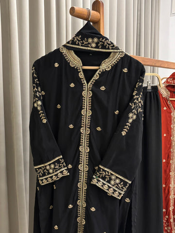 Premium Crepe suit with Handwork detailings-4992