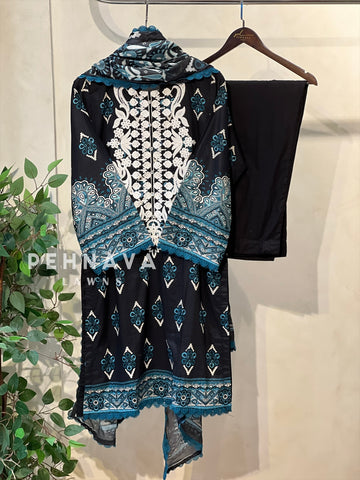 Luxurious trendy pure lawn