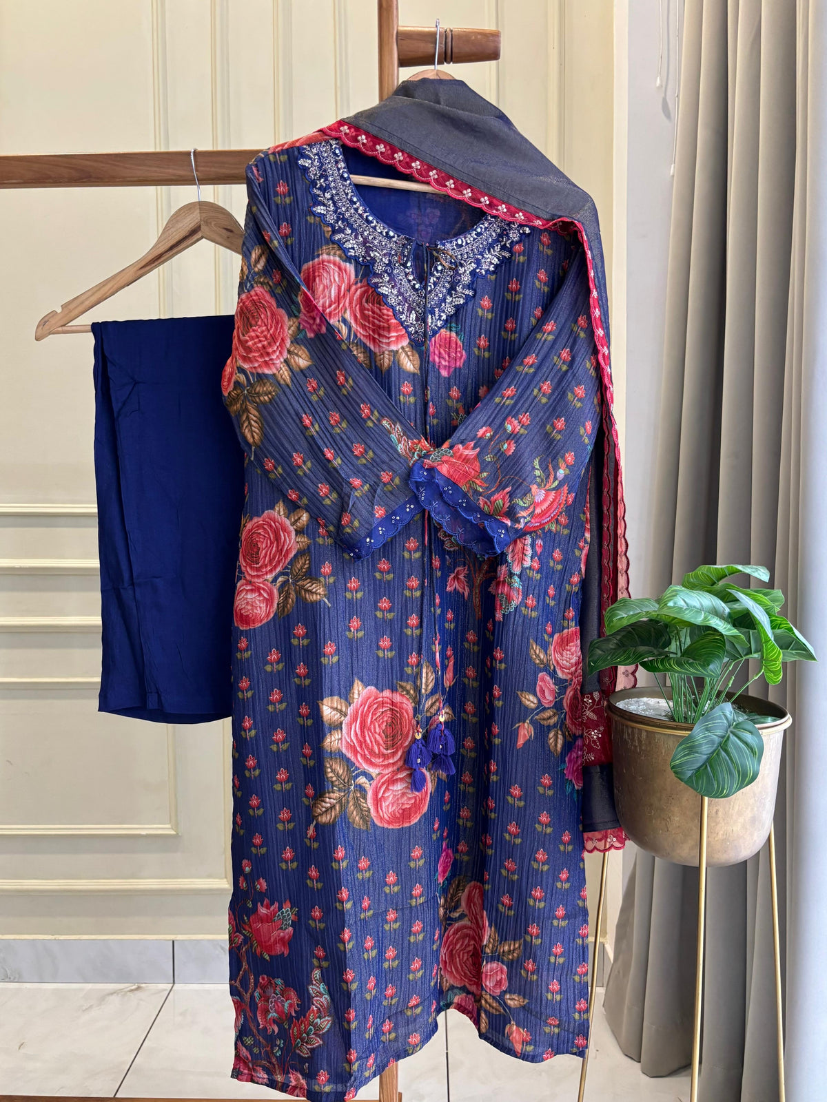 Crinkle-Tissue handworked suit-8078