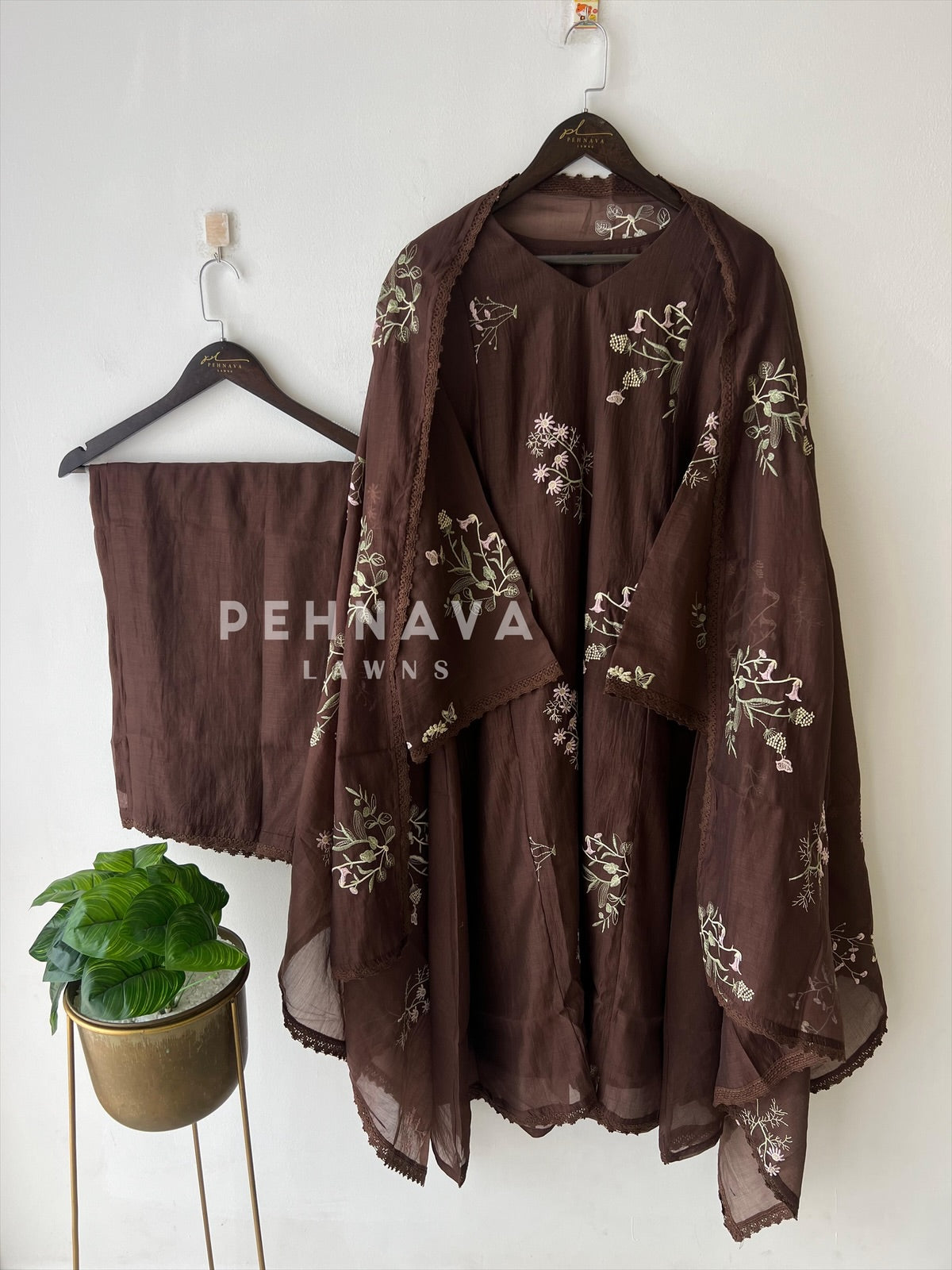 Embroidered Floral Kurta with Lace‑Trim Suit-4138 - Pehnava Lawns