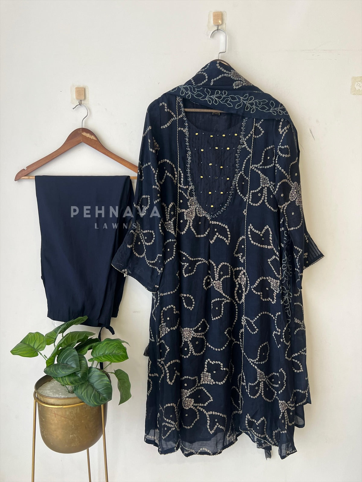 Muslin Patterned Suit Set - Pehnava Lawns