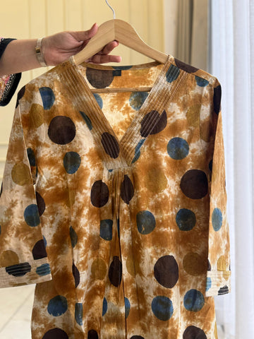 Cotton Kurti Featuring Polka Dot Print-1