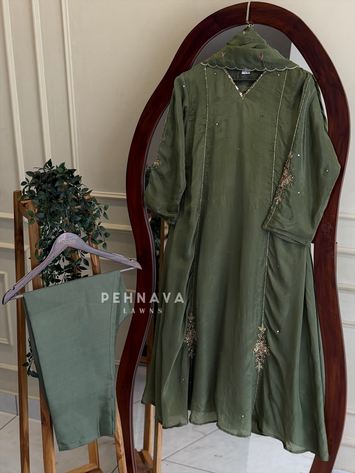 Handworked Panel Suit Set