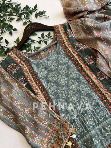 Printed Crepe Suit Set - Pehnava Lawns
