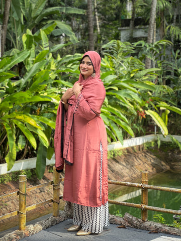 Contrast Border With Dupatta