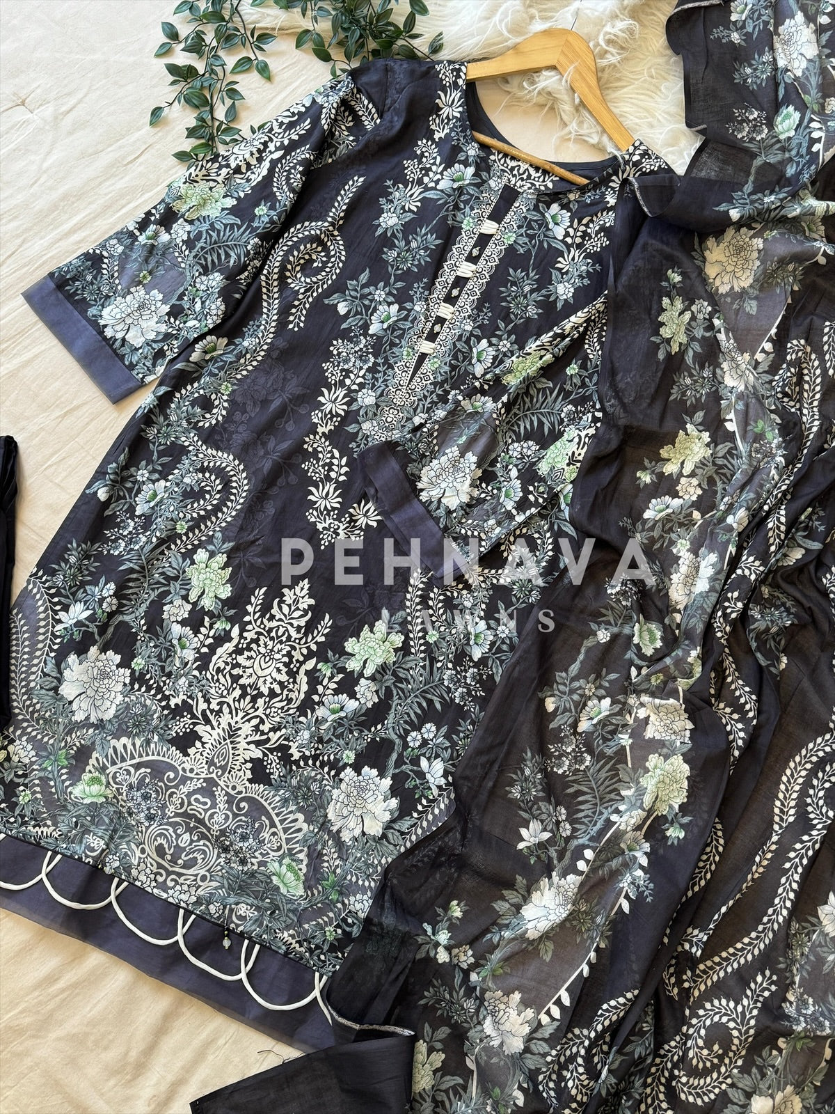Floral neckline suit with dupatta - Pehnava Lawns
