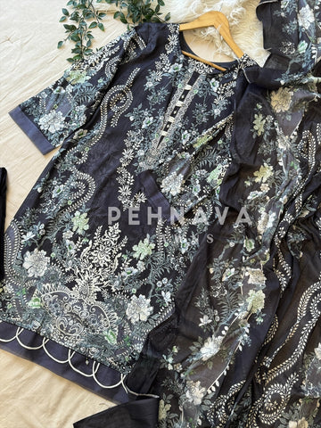 Floral neckline suit with dupatta - Pehnava Lawns