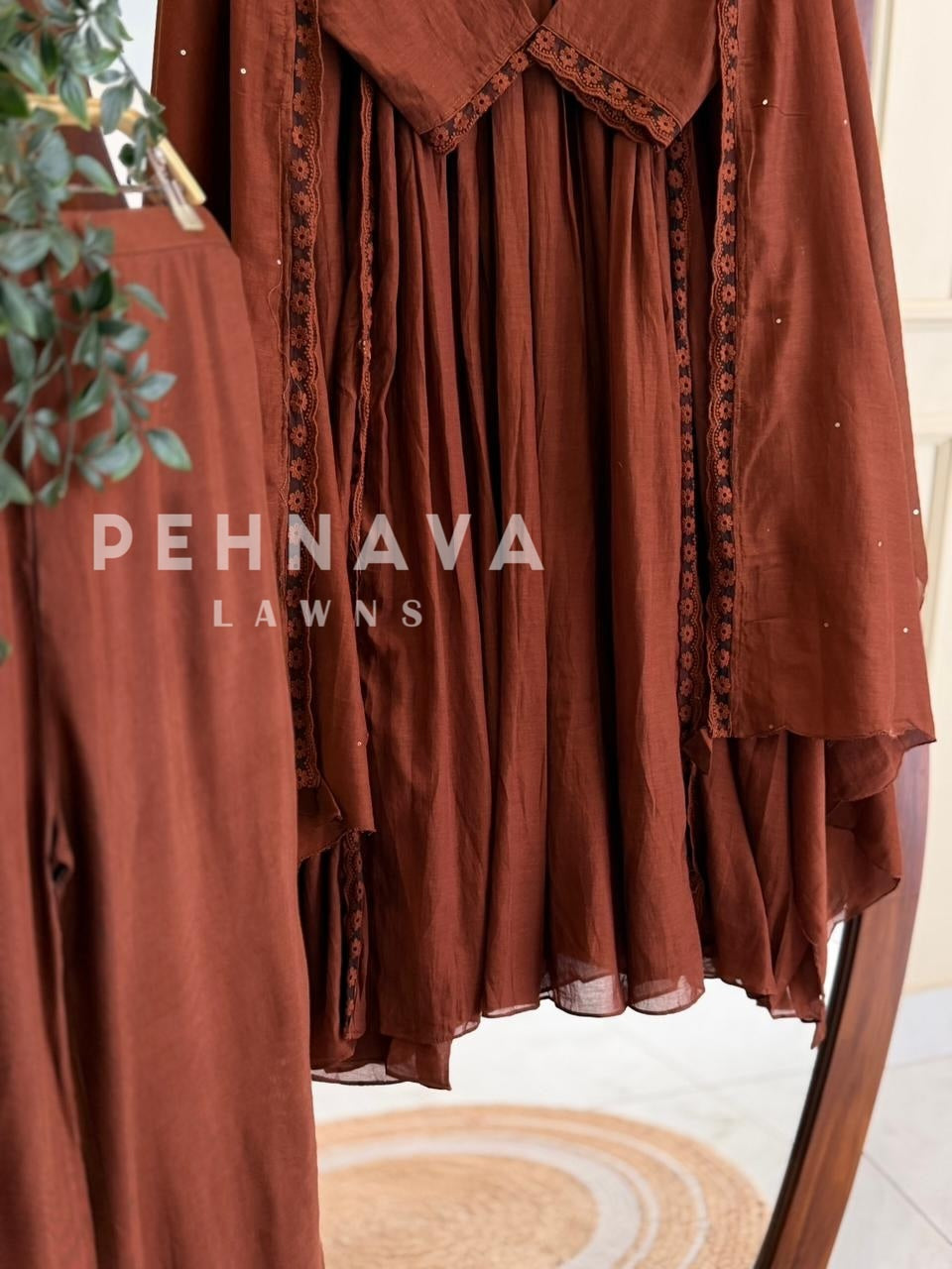 Lace-Trimmed Kurta Set