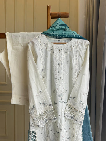 White Pink Embroidered Pakistani Suit-5364C