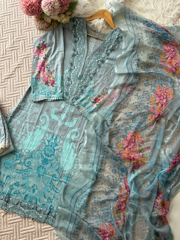 Blue Embroidery Detailed Floral Suit