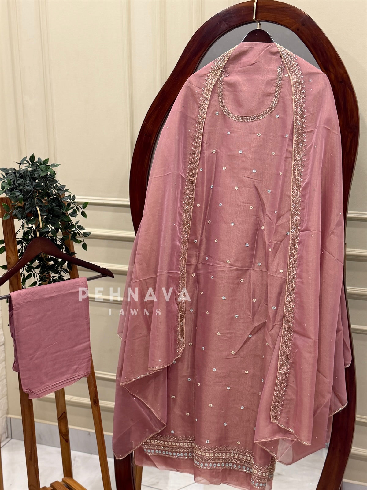 Tissue Handworked Unstitched Suit