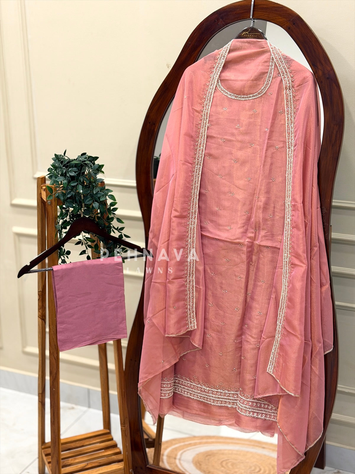 Tissue Handworked Unstitched Suit-314