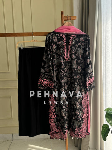 Floral Embroidery Kurtha set-New Colours - Pehnava Lawns