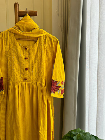 Pleated Yoke & Floral Sleeve Cotton Suits - Pehnava Lawns