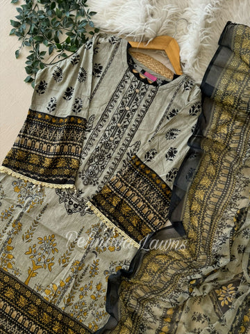 Beige and Floral Delighted Paksuit