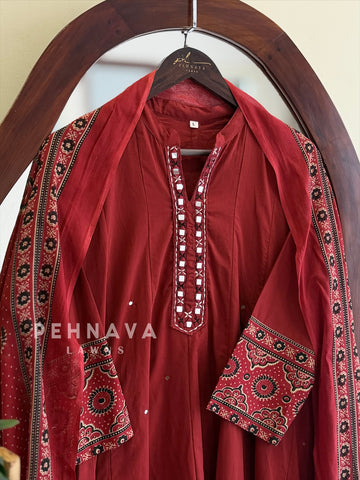 Border Printed Cotton Suit Set