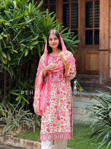 Signature Printed Lawn Unstitched Suit 1551