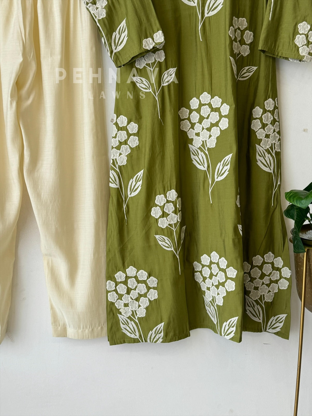 Imported Fabric Floral Suit Set - Pehnava Lawns