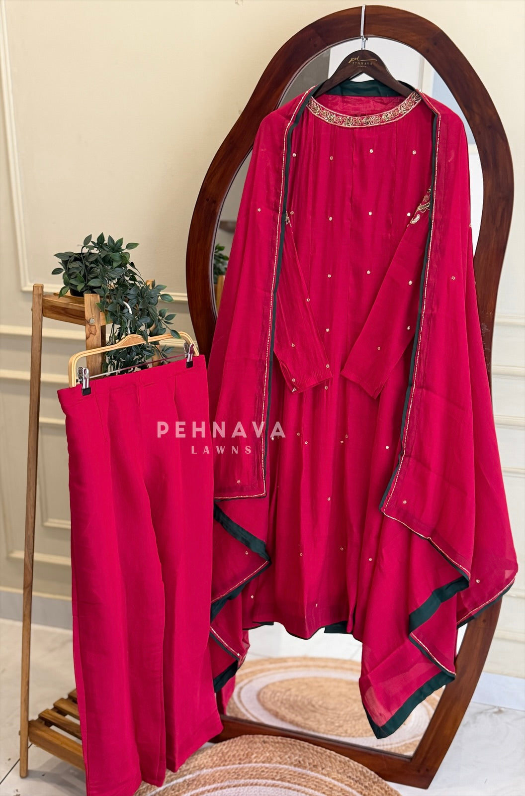Handworked Neck Suit Set H-311