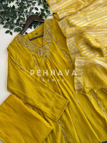 Timeless Ethnic Suit - Pehnava Lawns