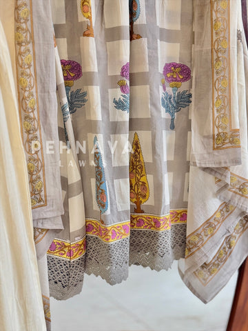 Lace Border Printed Suit Set