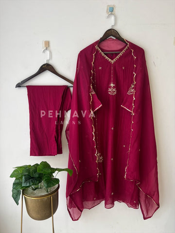 Zari Detailed chandheri suit - Pehnava Lawns
