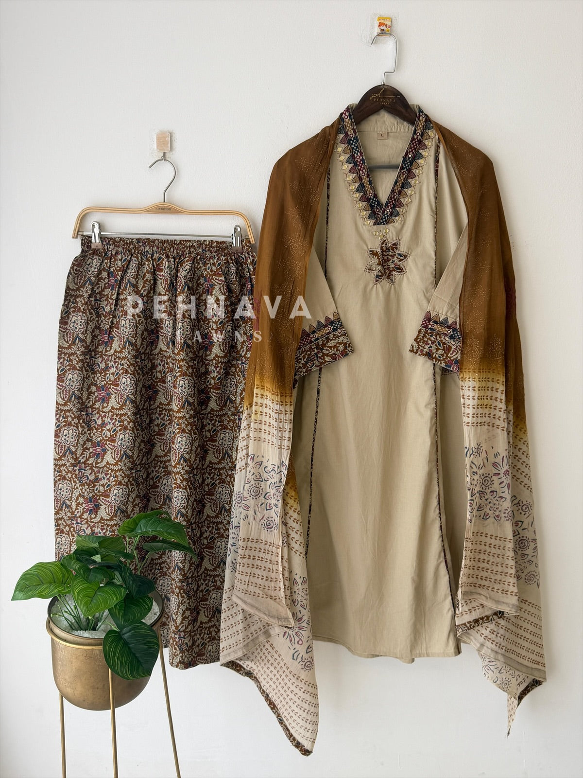 Classic Ethnic Print Suit-13048 - Pehnava Lawns