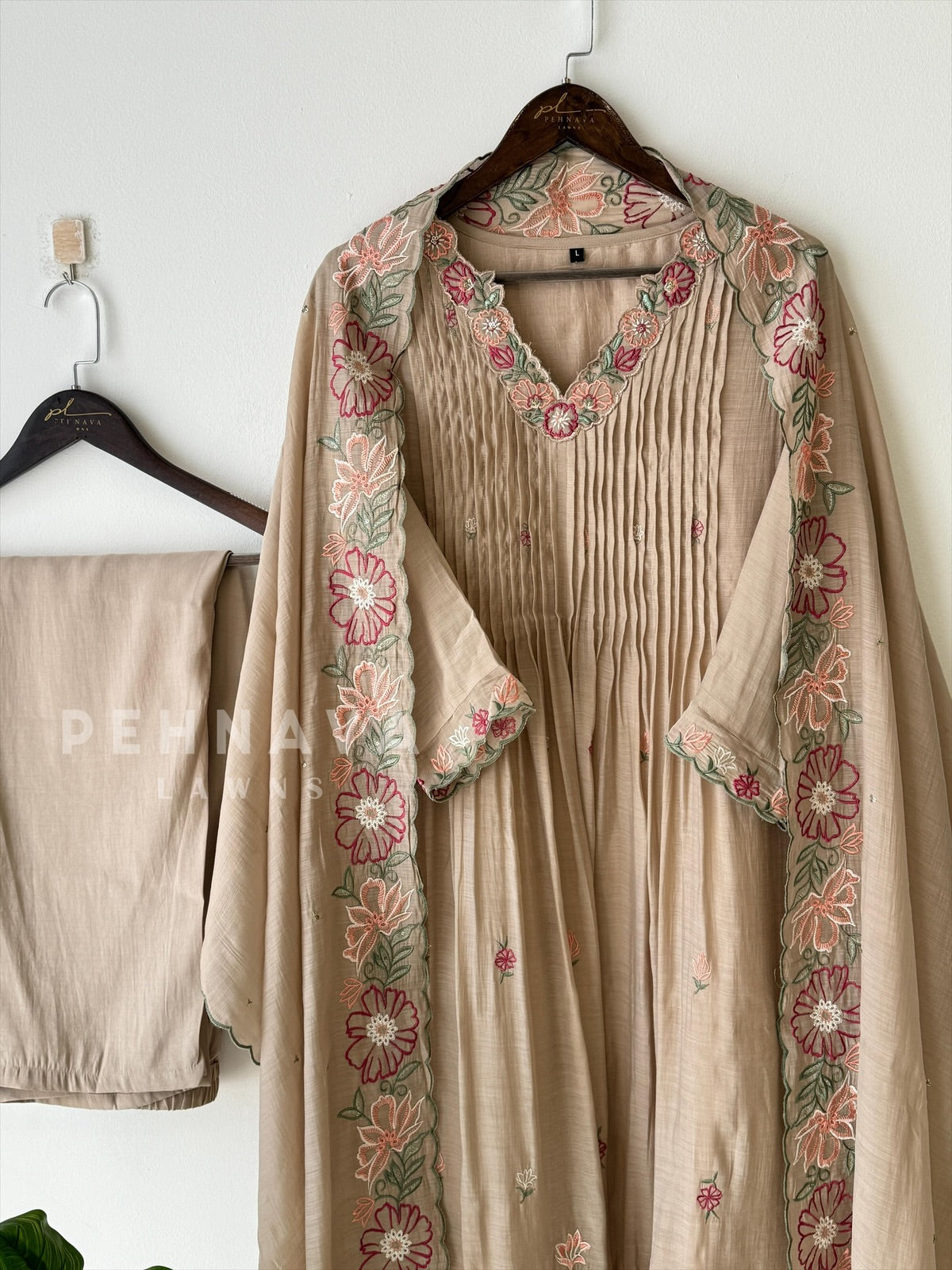 Rich Embroidered Pleated Suit-No.3