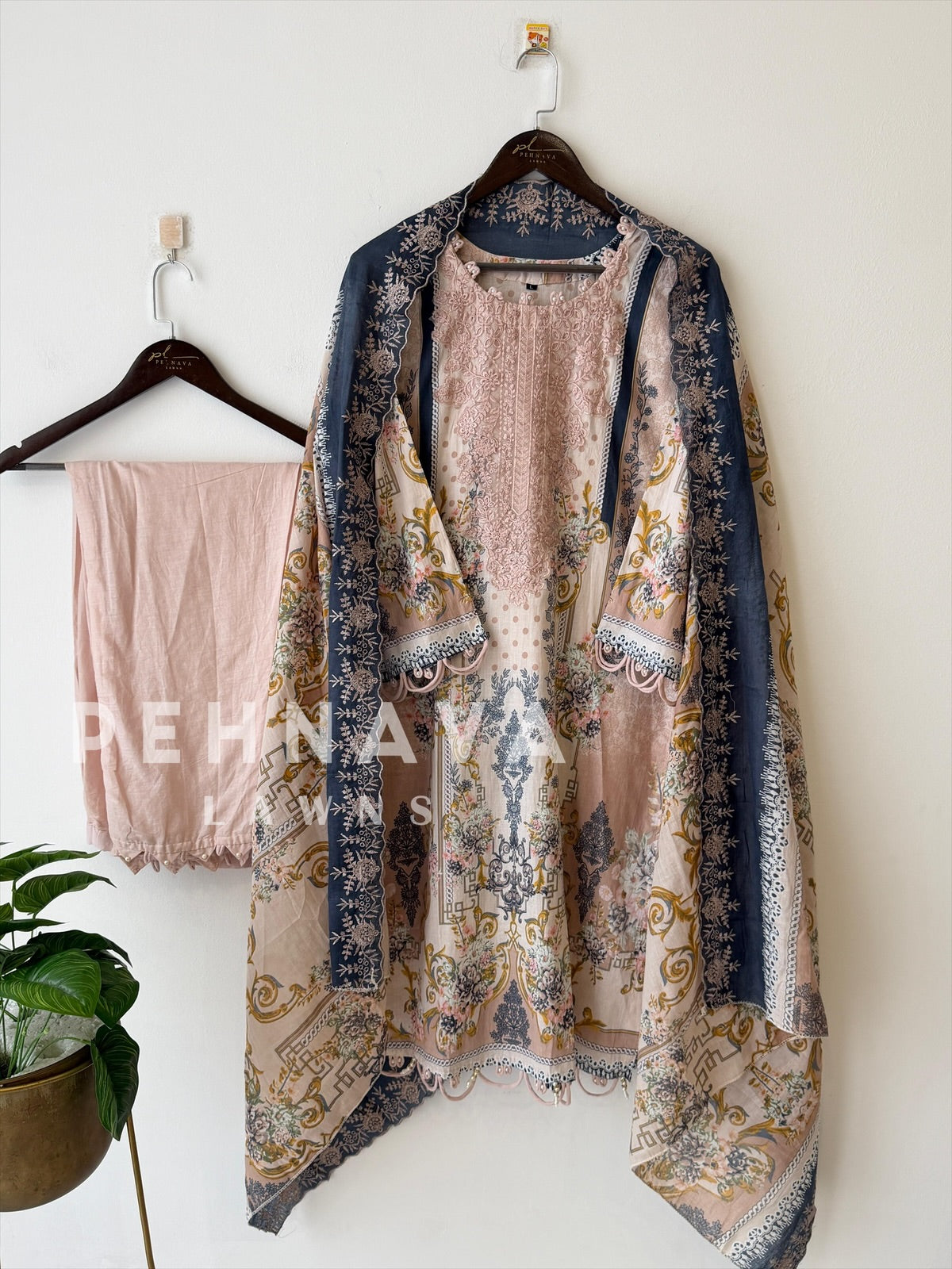 Signature stitched Suit-405