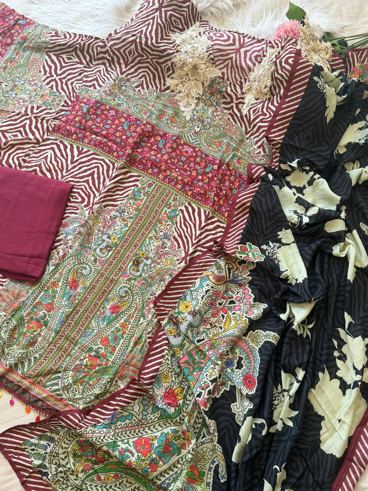 Digital Printed Muslin Suit-114 - Pehnava Lawns
