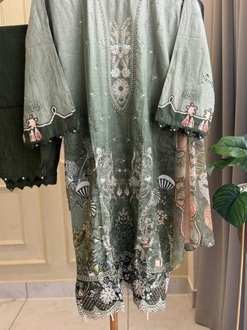 Floral Embroidered Pakistani Suit-1