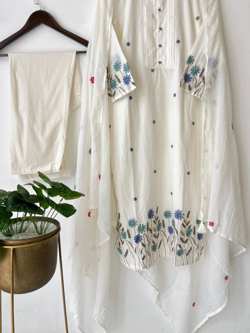 Casual mul-cotton embroidered Suit - Pehnava Lawns
