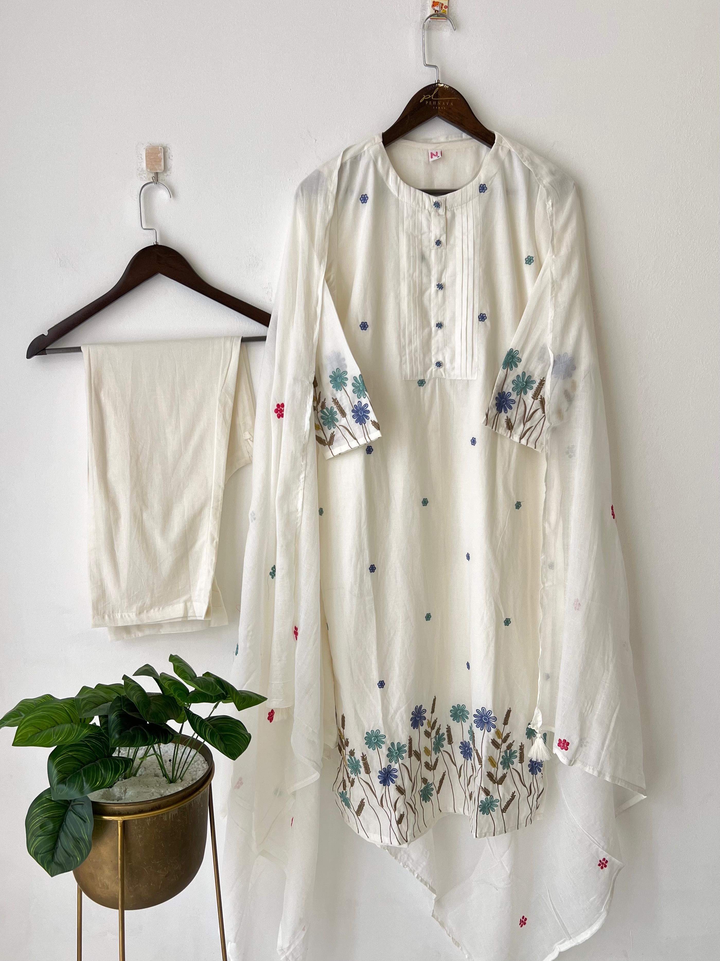 Casual mul-cotton embroidered Suit - Pehnava Lawns