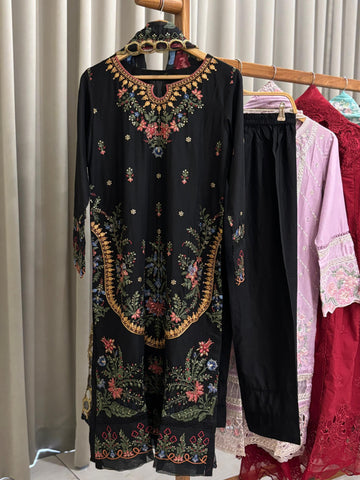 Luxurious Trendy Pure lawn Suit-0920
