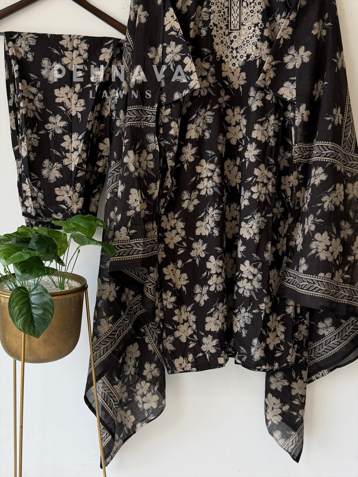 Floral Embroidery Suit Set-18233