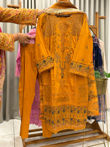 Binsaeed Pakistani Embroidered lawn Suit