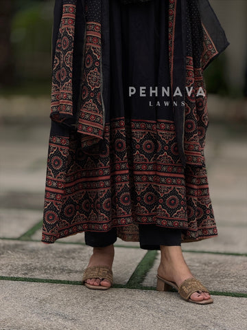 Border Printed Cotton Suit Set-19700 - Pehnava Lawns