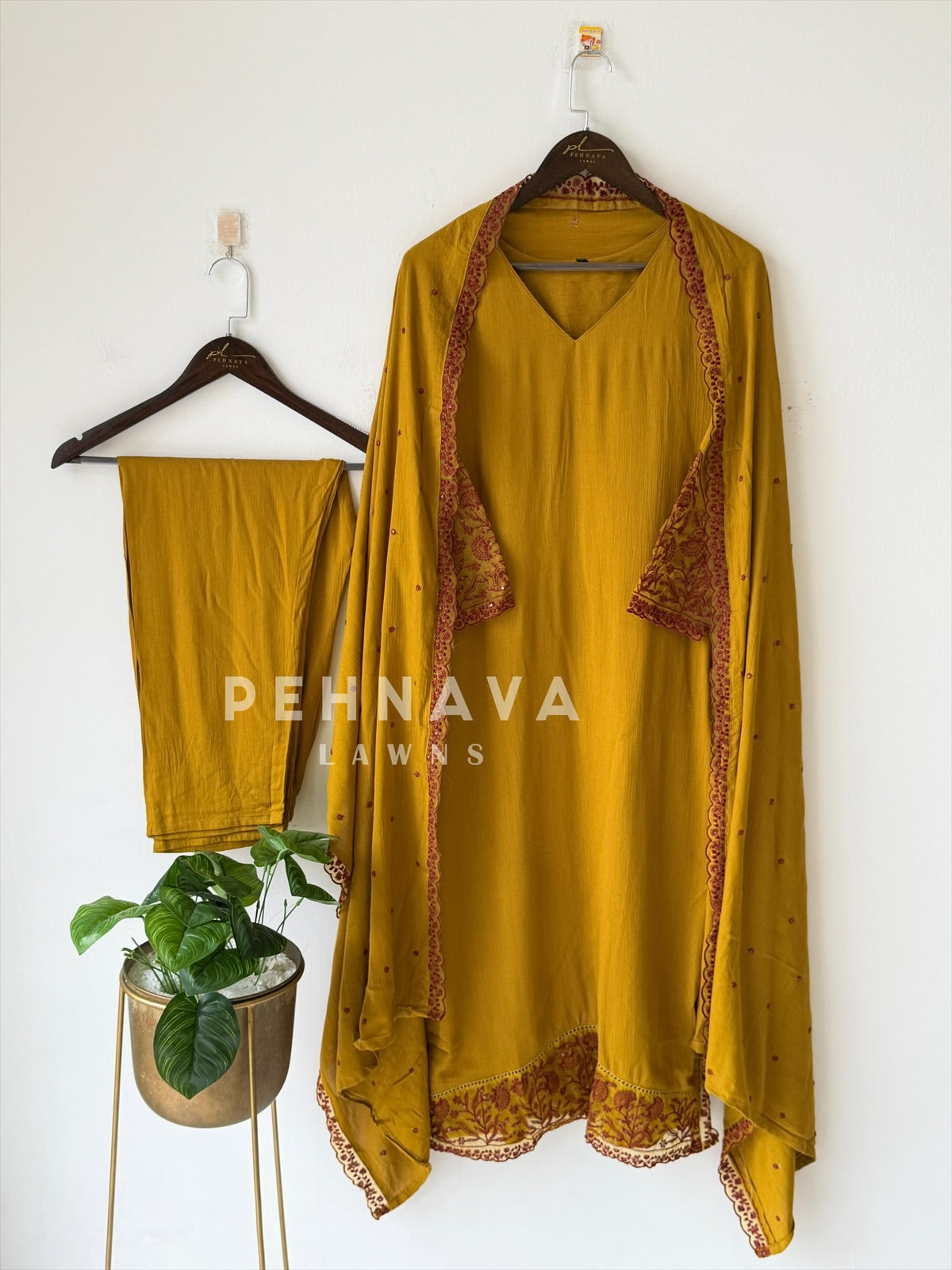 Lace‑Trimmed Embroidered Ensemble-16344