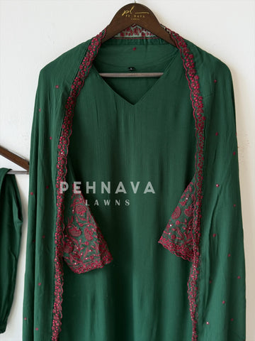 Lace‑Trimmed Embroidered Ensemble-16344